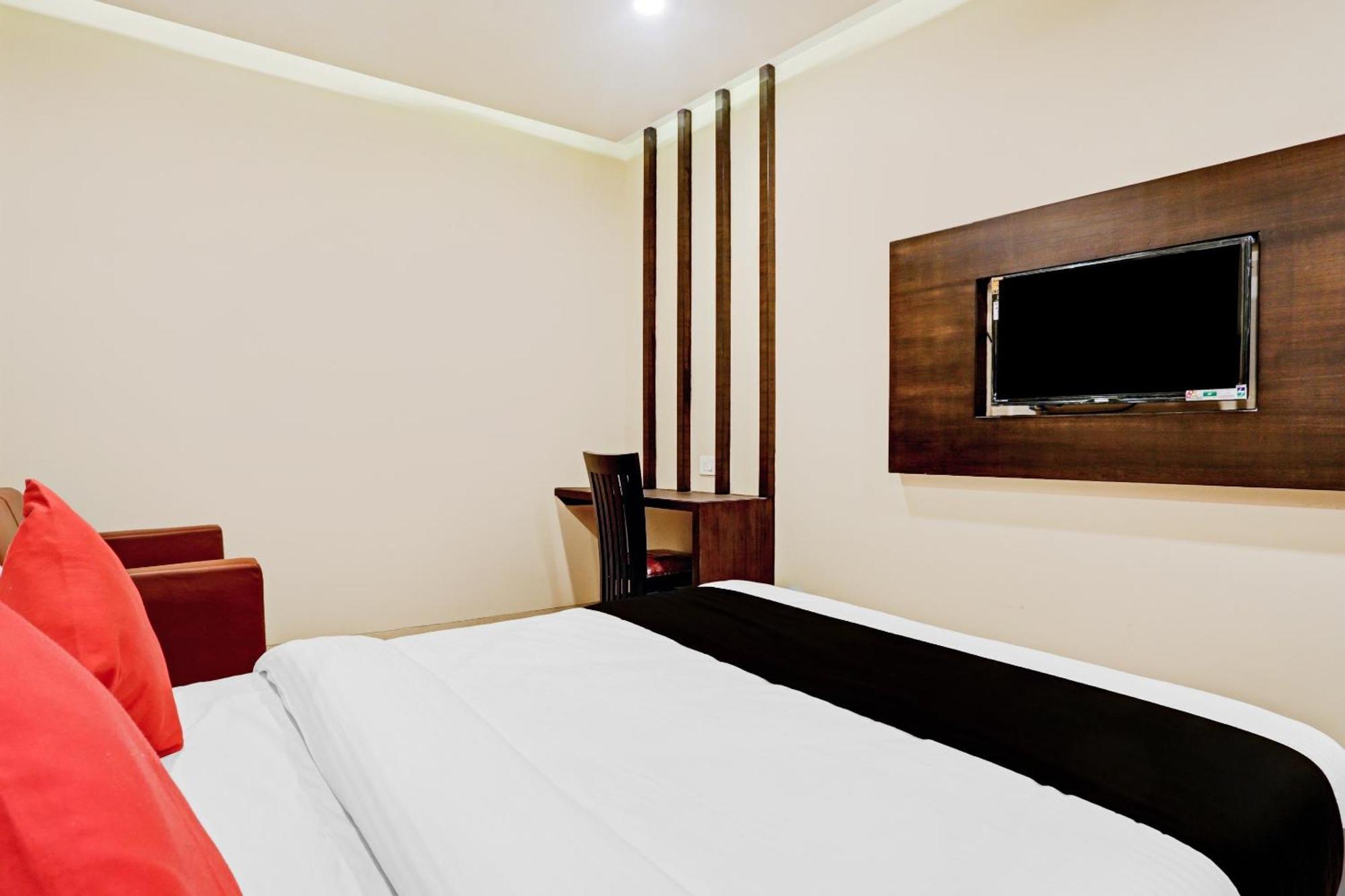 Capital O 80951 Hotel Vertigo Suite Bombay Extérieur photo